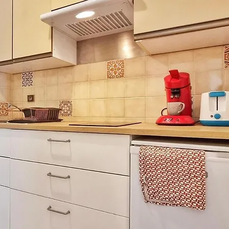 Chez Coralie - T2, 2 Pers, Parking, Balcon Lejlighed