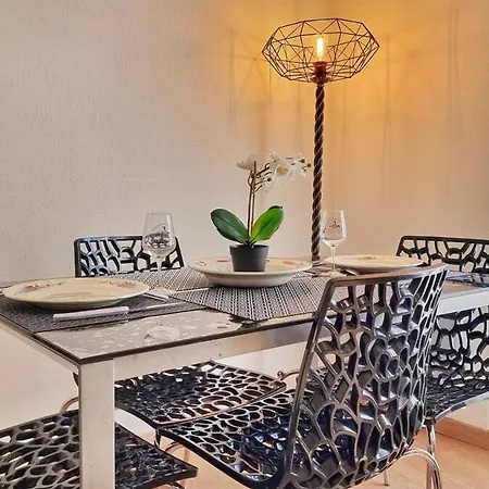 Apartment Chez Coralie - T2, 2 Pers, Parking, Balcon *