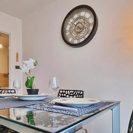 Appartement Chez Coralie - T2, 2 Pers, Parking, Balcon *